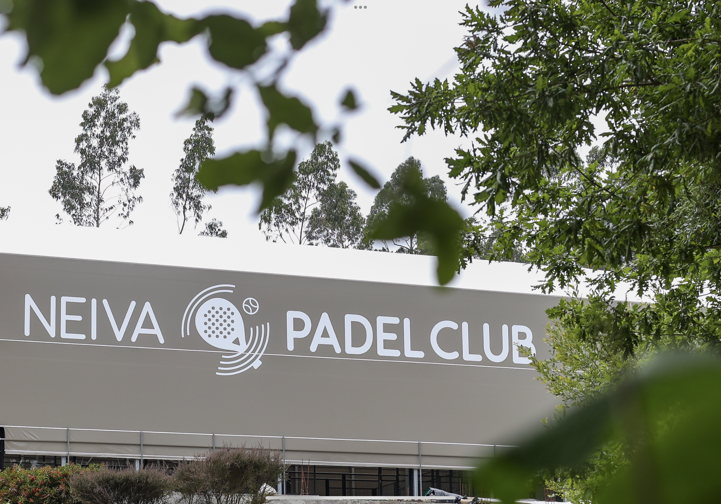 Fachada Neiva Padel Club